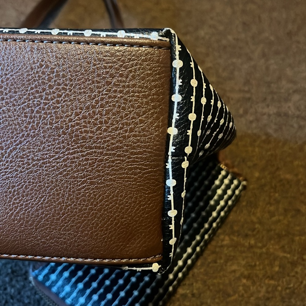 Fossil Handbag And Matching Wallet - image 5